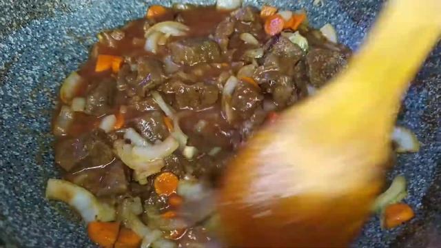 Очень вкусное и насыщенное жаркое с говядиной смотреть онлайн