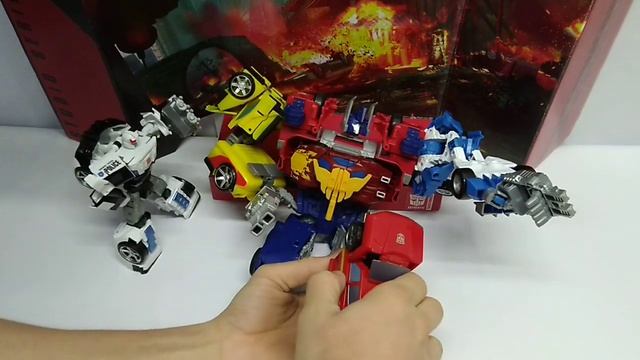 Заменили ноги Ultra Prime Combiner wars Hasbro. Музей роботов-трансформеров. смотреть онлайн