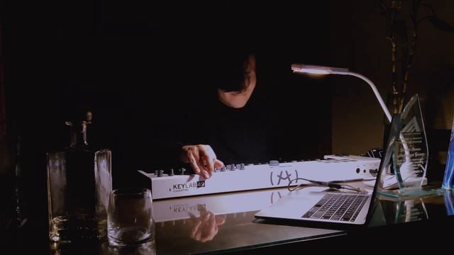 Live looping in Arturia Keylab essential 49. смотреть онлайн