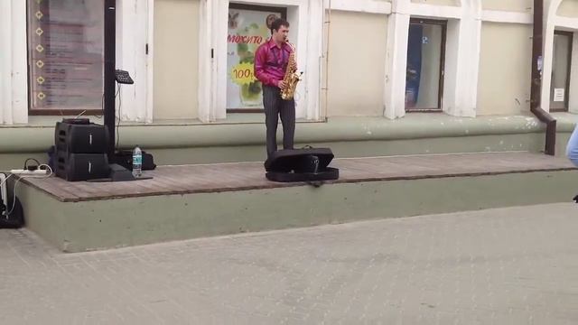 Саксофонист на Баумана смотреть онлайн