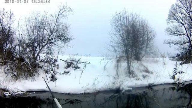 Ловля в проводку зимой летней удочкой! смотреть онлайн