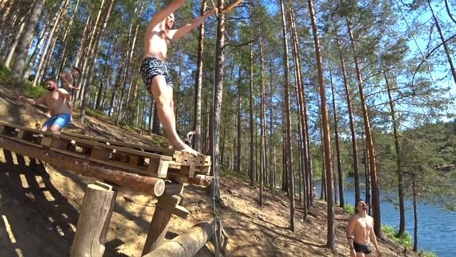 Опасные Прыжки с тарзанки в воду- Семиозерье в Ленинградской области