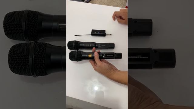 Pairing and changing frequency for Wireless Microphone sets смотреть онлайн