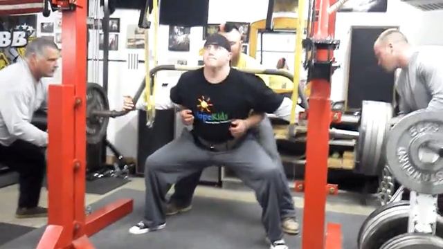 The vanilla gorilla 515+120lbs chains смотреть онлайн
