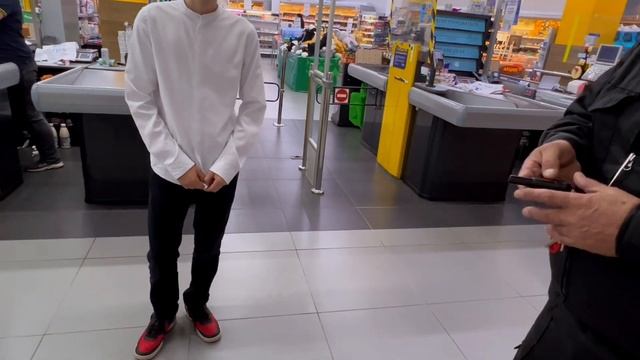 беспредел в ленте| не продали нулевку и вызвали Росгвардию | Добрый Новосибирск смотреть онлайн