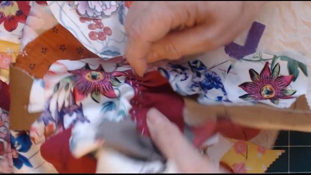 Patchwork, slow stitched, Christmas Teddy Bear for Fun! смотреть онлайн