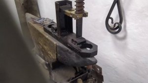 Подставка для цветов №4, металлическая подставка под цветы.