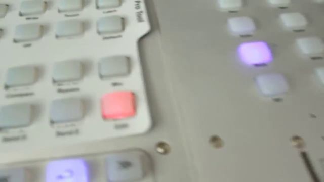 Icon Qcon Pro (1st impression) смотреть онлайн