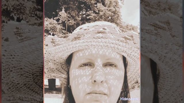 ?Alona Romanova musiciante fortepiano playing acoustic on-line from music school at the fountain ⛲ смотреть онлайн