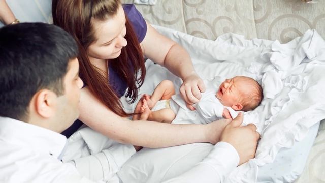 ВЫПИСКА ИЗ РОДДОМА | Как проходит выписка из роддома полезная информация для всех будущих мам и пап смотреть онлайн