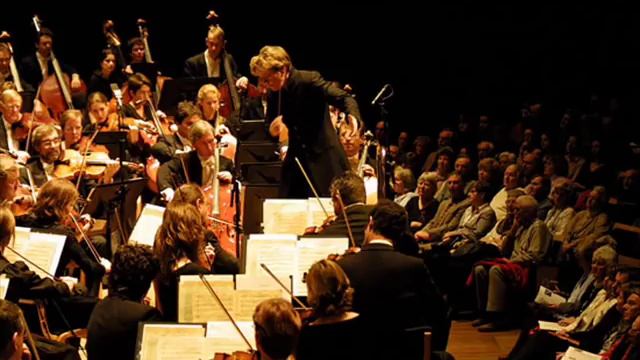 Pachelbel's Canon in D (Very full orchestra) смотреть онлайн