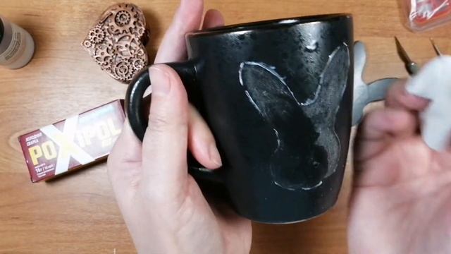 Лакируем и приклеиваем декор к кружке смотреть онлайн