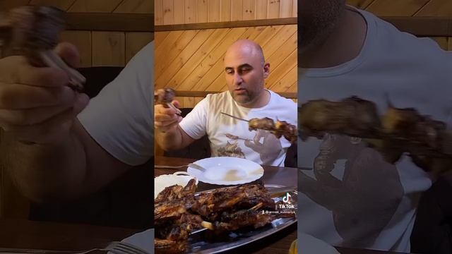 Очень вкусный шашлык в Грозном @Armen_kulinariya смотреть онлайн