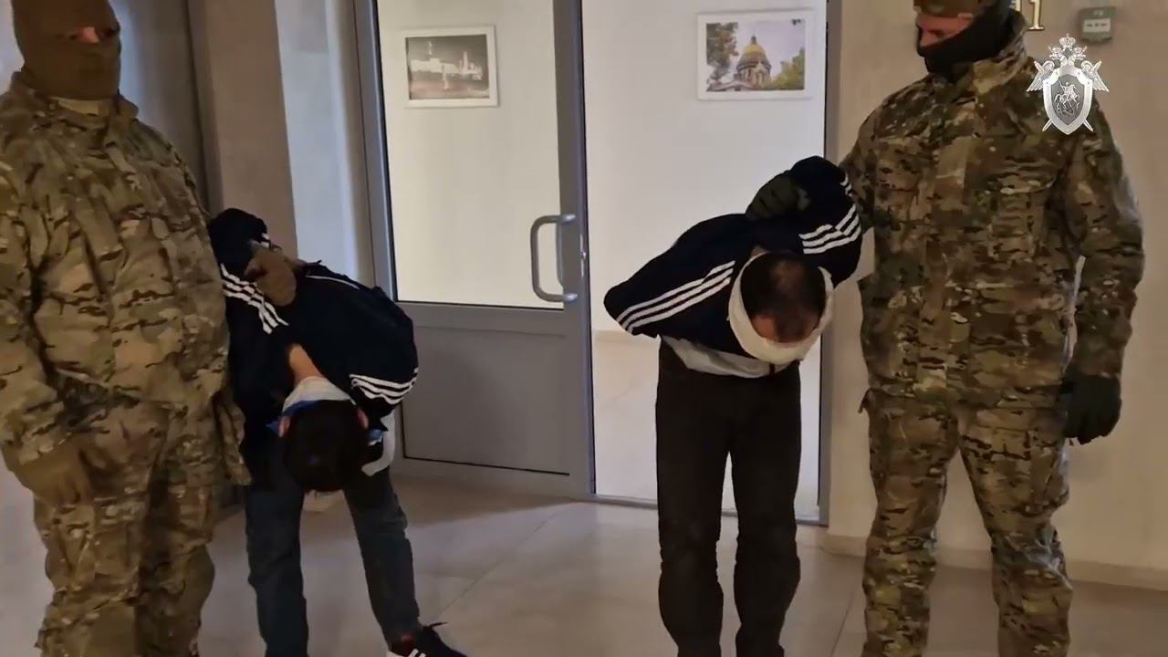 Атаковавших "Крокус" террористов привезли на допрос в Москву. смотреть онлайн