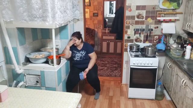 Что-то СО МНОЙ не так ? Посылочка от ВАЛЕНТИНЫ ?? Топим гусиный жир ...Деревня смотреть онлайн