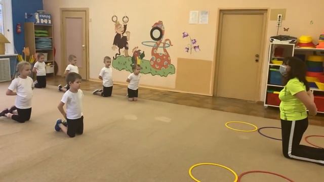 Занятие по физ культуре в средней группе