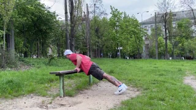 Упражнения чтобы накачать большие руки дома со своим весом. Тренировка на трицепс и бицепс. смотреть онлайн