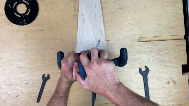 The Easiest CIRCLE CUTTING JIG Ever! Simple How To With A Router смотреть онлайн