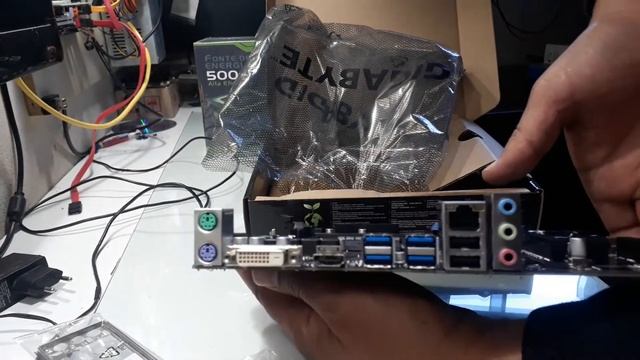 Unboxing Placa Mãe gigabyte A320M -h Processador A8 -9600 fonte One Power 500w memoria hyper x 8gb смотреть онлайн