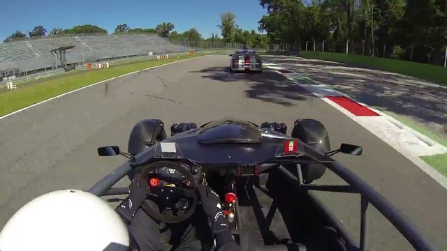 Ariel Atom vs world of Porsche, 458 speciale @ Monza смотреть онлайн