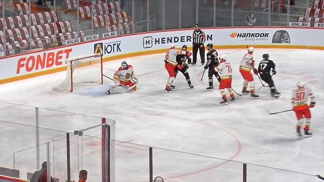 «Черно-белые» в матче с «Куньлунем» атаковали ворота соперника в меньшинстве смотреть онлайн