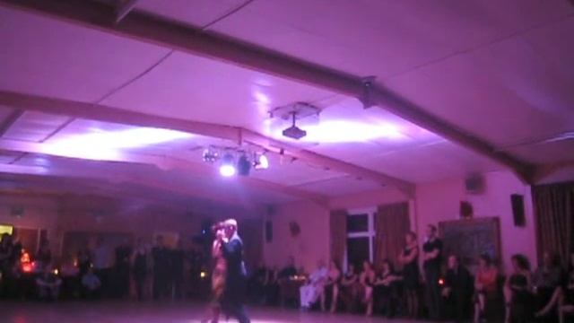 Tara y Fernando - Tango vals - Yo no se que me han hecho tus ojos смотреть онлайн