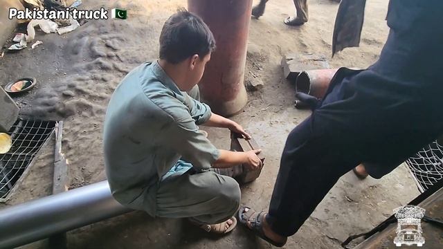 How To Repair A Leaked Jack of A Dump Truck without Heavy Machinery | No machine Hand made Repairin смотреть онлайн