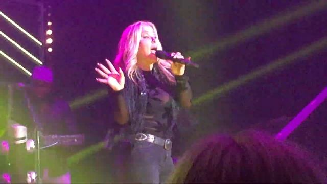 Anastacia - Basingstoke Anvil  24/5/17  'I'm Outta Love'
