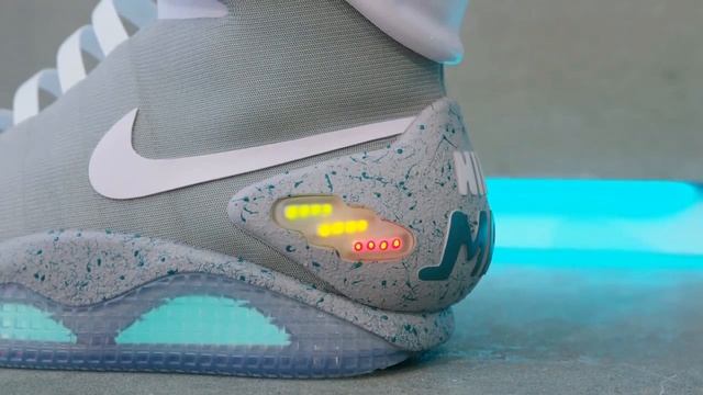 Кроссовки из «Назад в будущее» — Nike Mag | Озвучка Hello Robots смотреть онлайн