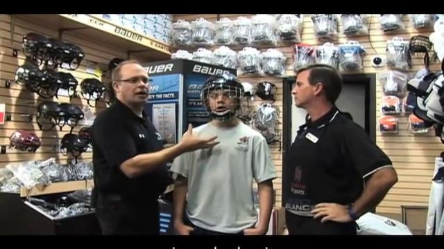 Selecting A Hockey Helmet смотреть онлайн