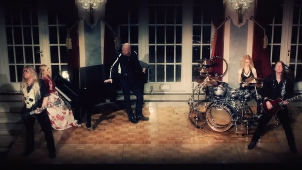 Kiske / Somerville - Walk on Water смотреть онлайн