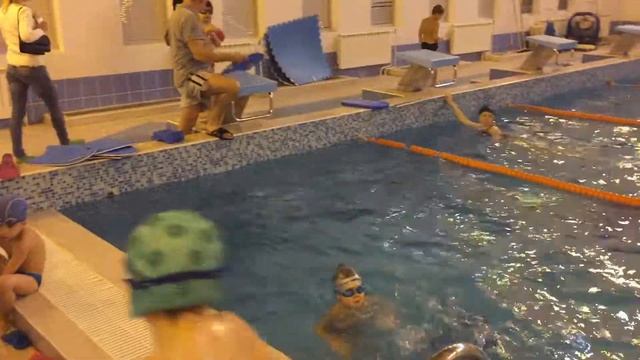 Как научить нырять ребенка? Мастер-класс от тренера по плаванию смотреть онлайн