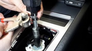 Шкода октавия а7 .замена набалдашника кулисы кпп.