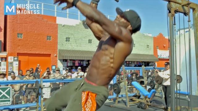 The Super Fat Guy Beat the Bodybuilders at Muscle Beach | Muscle Madness смотреть онлайн