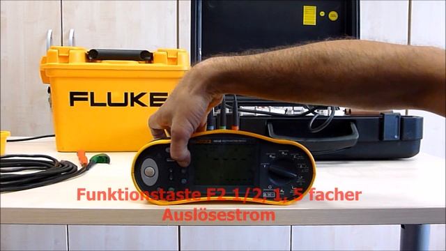 Fluke 1654 Messen Prüfen des FI RCD Fehlerstrom-Schutzschalters mit festen Auslösetrom смотреть онлайн