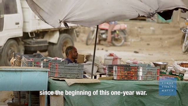 Saudi-Led Coalition Strikes Market with US-Made Bombs смотреть онлайн