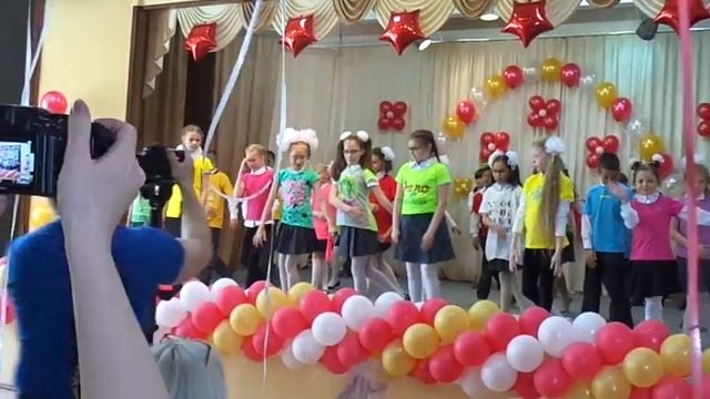 Выпускной, 4 класс. Школа 199. Новосибирск 2016 г смотреть онлайн