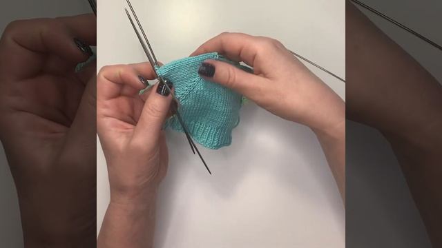 МК куклы : вяжем пуловер. смотреть онлайн