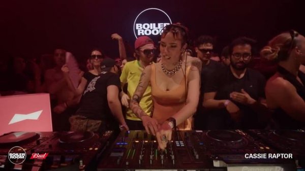 Cassie Raptor   Boiler Room Paris [VEVAL.RU]