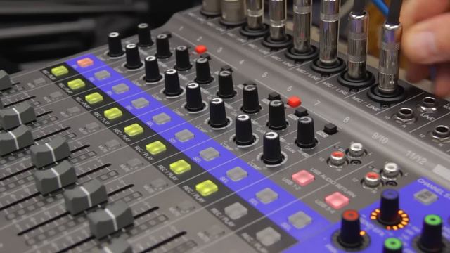 Zoom LiveTrak L-12: Introduction смотреть онлайн