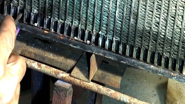 Ремонт трубок при снятом бачке радиатора смотреть онлайн