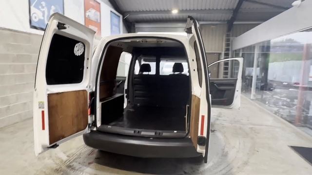 YX15UUF - 2015 VOLKSWAGEN CADDY C20 DIESEL 1.6 TDI 75PS Startline Van смотреть онлайн