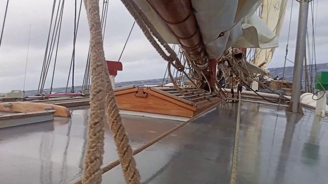 Большая парусная зима 2023. Штормовое утро смотреть онлайн