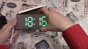 Хорошие настольные часы . Космос 6507 .