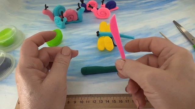 Учимся лепить УЛИТКУ И СТРЕКОЗУ из ЛЁГКОГО ПЛАСТИЛИНА смотреть онлайн