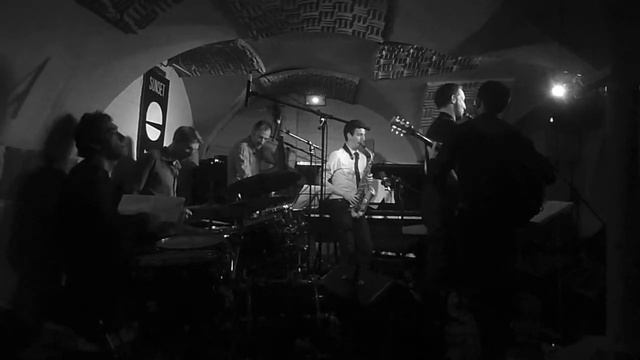 Nicolas Moreaux Band : White Winter Hymnal ( Fleet Foxes Cover ) смотреть онлайн