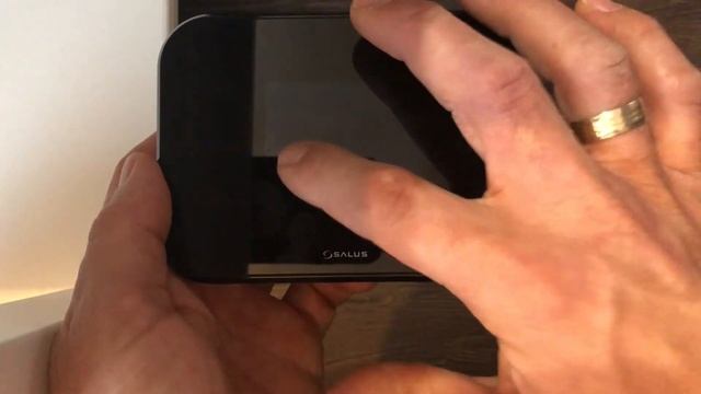 Как установить температуру вручную на термостате salus IT500, WIFI интернет How to set the thermost смотреть онлайн