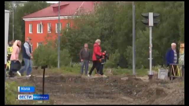В Коле сняли старое железнодорожное полотно. На его месте появится бесстыковой путь. смотреть онлайн