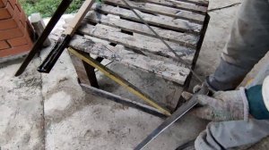 Самый лучший способ очистить крышу от снега