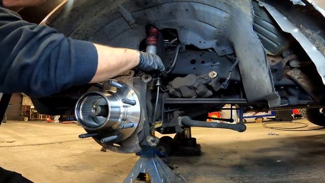 HOW TO REPLACE FRONT WHEEL BEARINGS EASILY ON A FORD F250 4X4 POWERSTROKE DIESEL | EXHAUST SOUND U смотреть онлайн